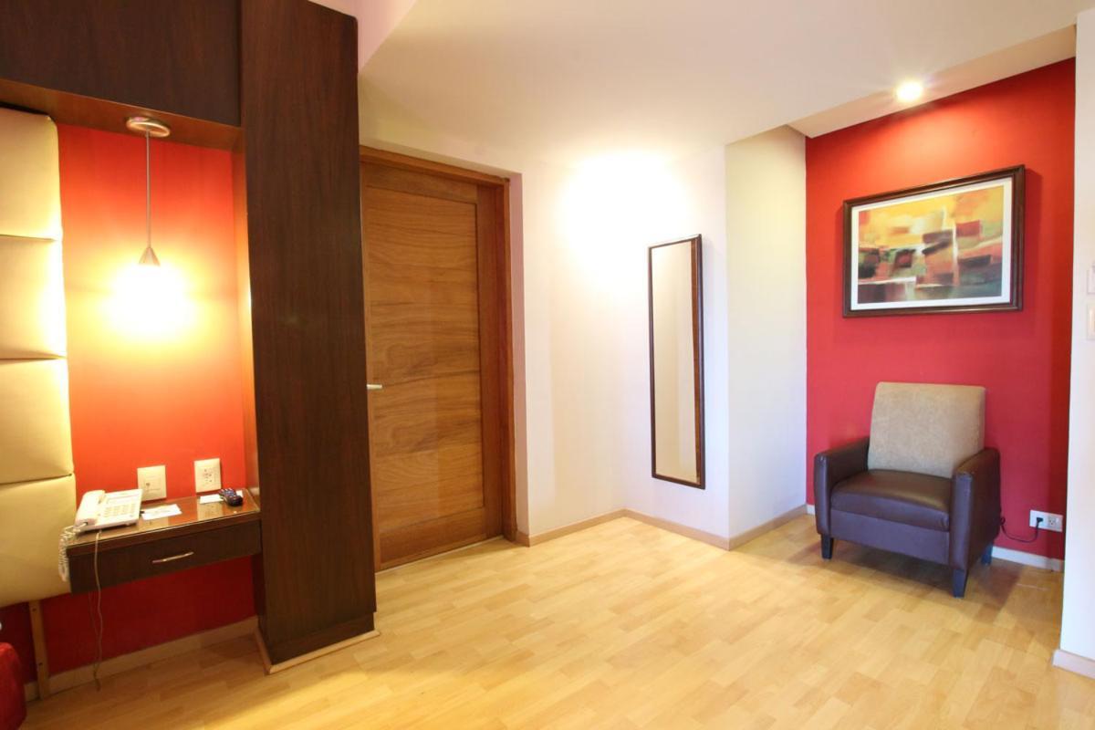 נואבו לרדו Hotel Colon Plaza Business Class מראה חיצוני תמונה