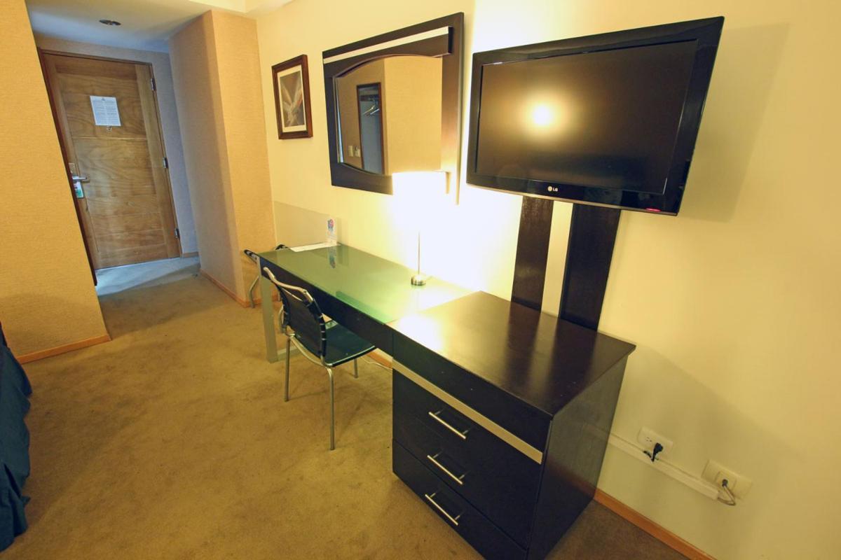 נואבו לרדו Hotel Colon Plaza Business Class מראה חיצוני תמונה