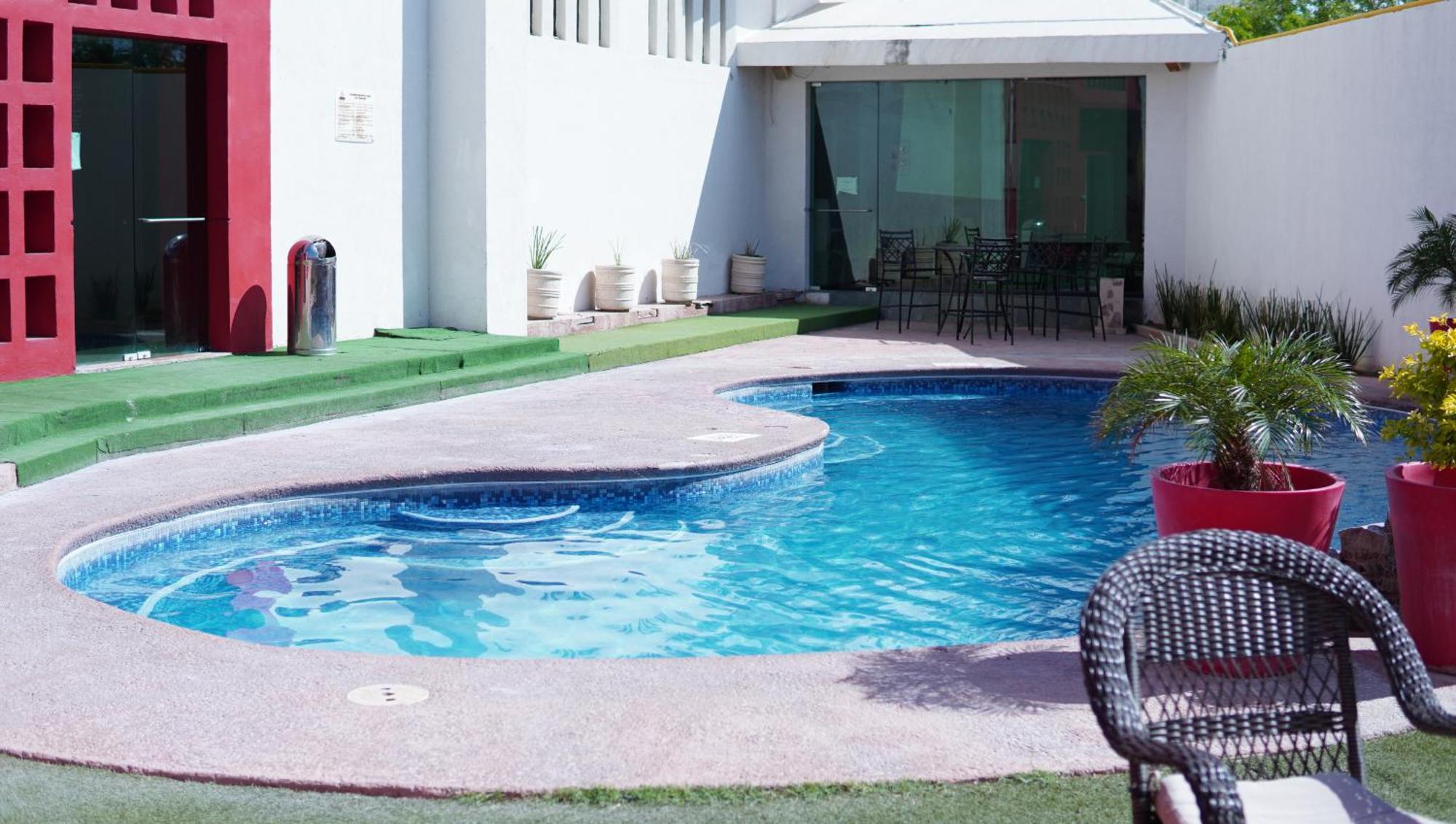 נואבו לרדו Hotel Colon Plaza Business Class מראה חיצוני תמונה