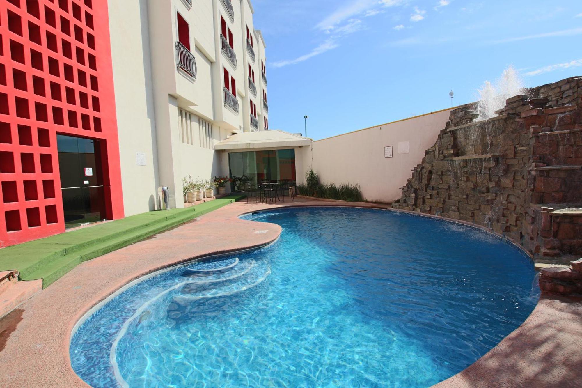 נואבו לרדו Hotel Colon Plaza Business Class מראה חיצוני תמונה
